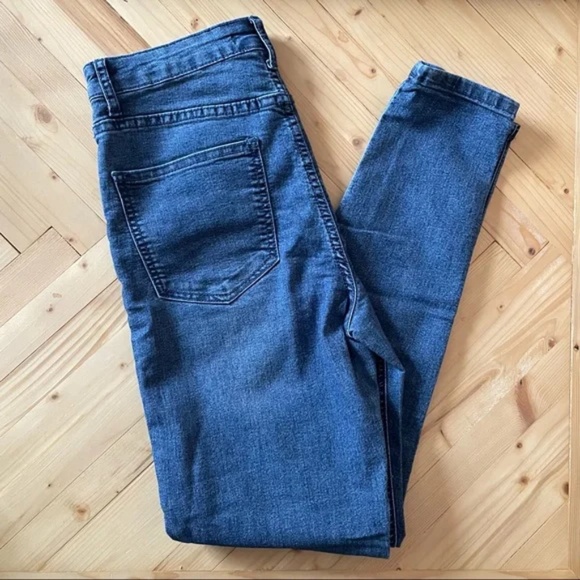 NWOT Forever 21 High Waisted Jeans - Picture 1 of 7